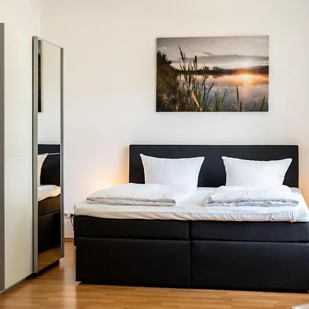 Strandgut Mit Seeblick-komfort, Terrasse Und Garten In Perfekter Lage 马尔乔