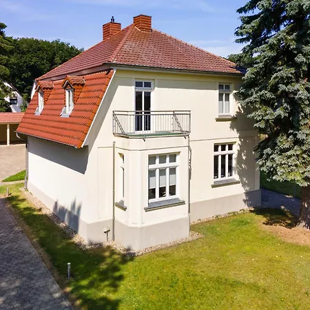 Strandgut Mit Seeblick-komfort, Terrasse Und Garten In Perfekter Lage