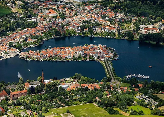 Strandgut Mit Seeblick-komfort, Terrasse Und Garten In Perfekter Lage